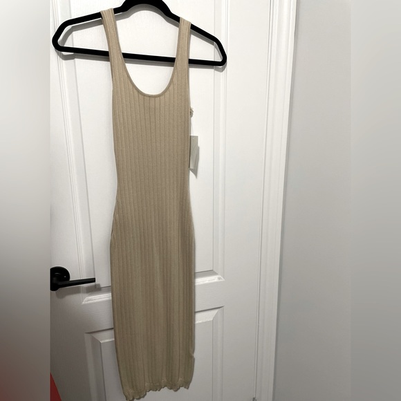 Tan Ribbed Body Con Dress. Size Small - Picture 5 of 5